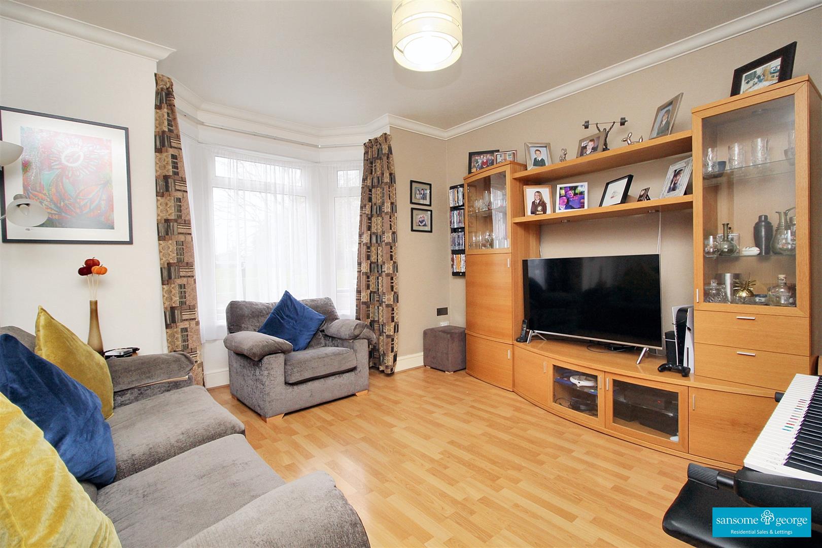 5 bed property in Kensington Road, Reading